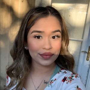 Meet your Posher, Aneca